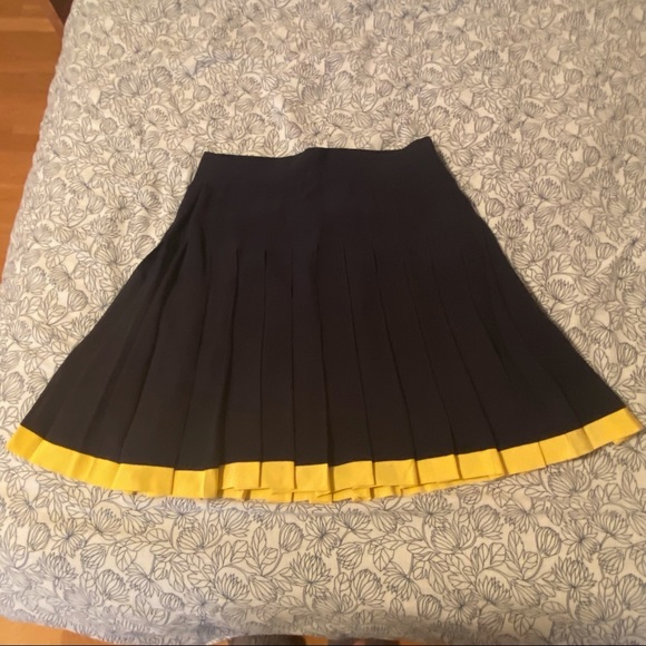 Genny Dresses & Skirts - Vintage Genny navy and yellow silk pleated skirt made in Italy